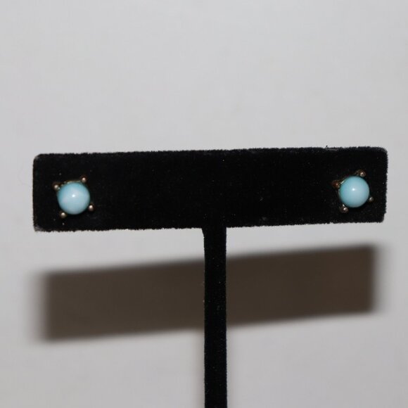 🧊 Silver & Light Blue Post Earrings – 0.25" - Picture 1 of 4